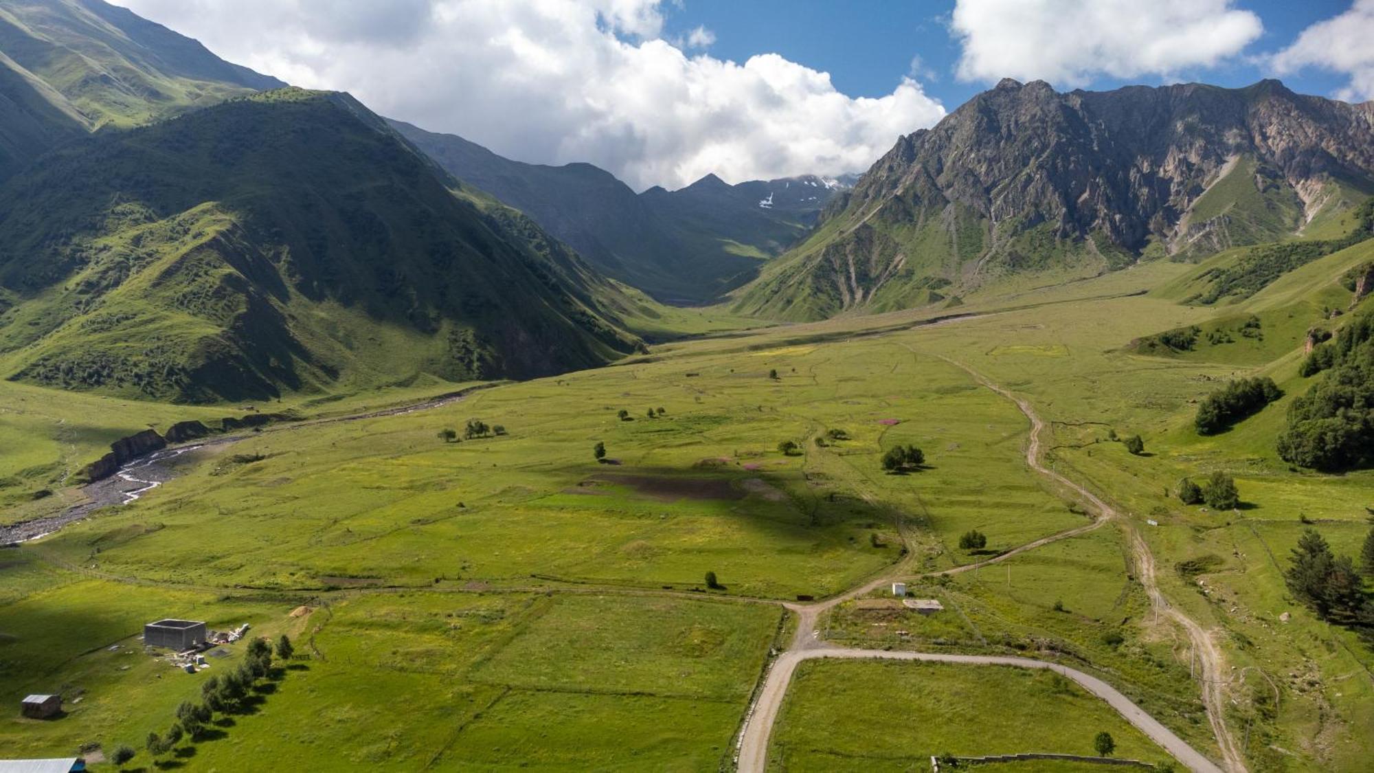 Terkhena Hotel Kazbegi Bagian luar foto