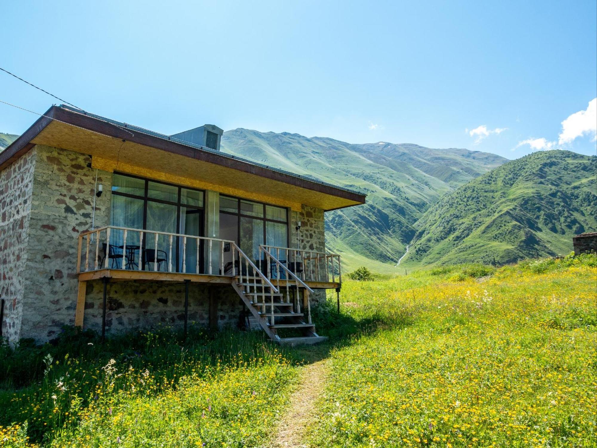 Terkhena Hotel Kazbegi Bagian luar foto